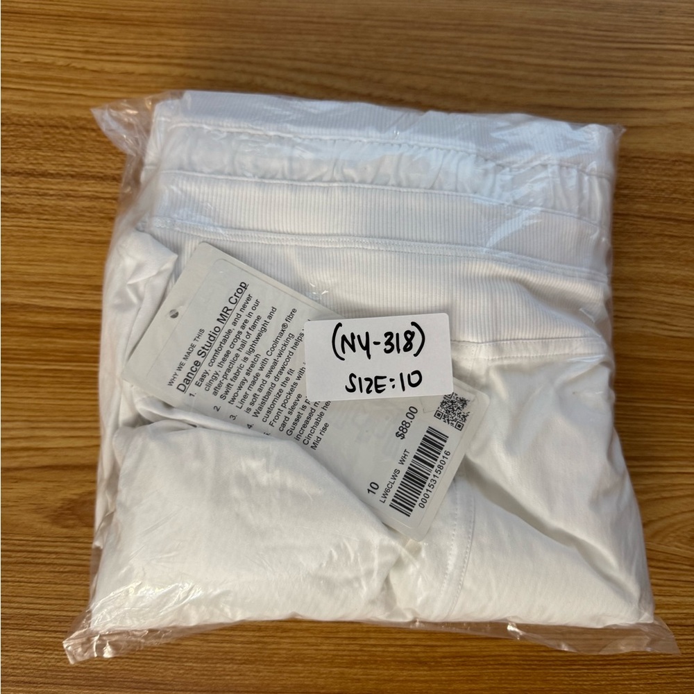 Lululemon Dance Studio MR Crop Size: 10 in White - Picture 10 of 10